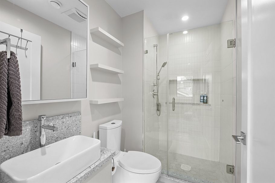 1452 E 20th Avenue Vancouver, BC - 21