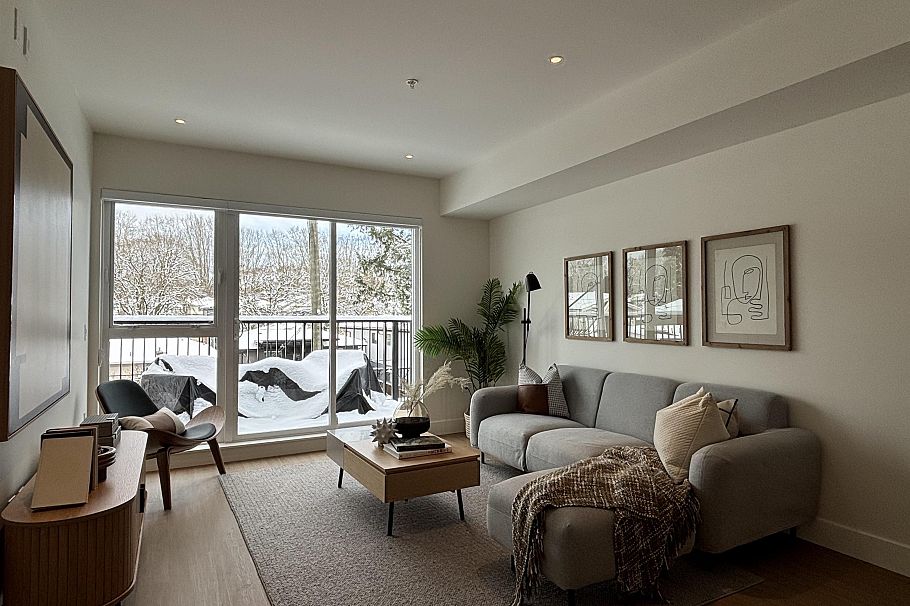 210 2235 E Broadway Vancouver, BC - 3