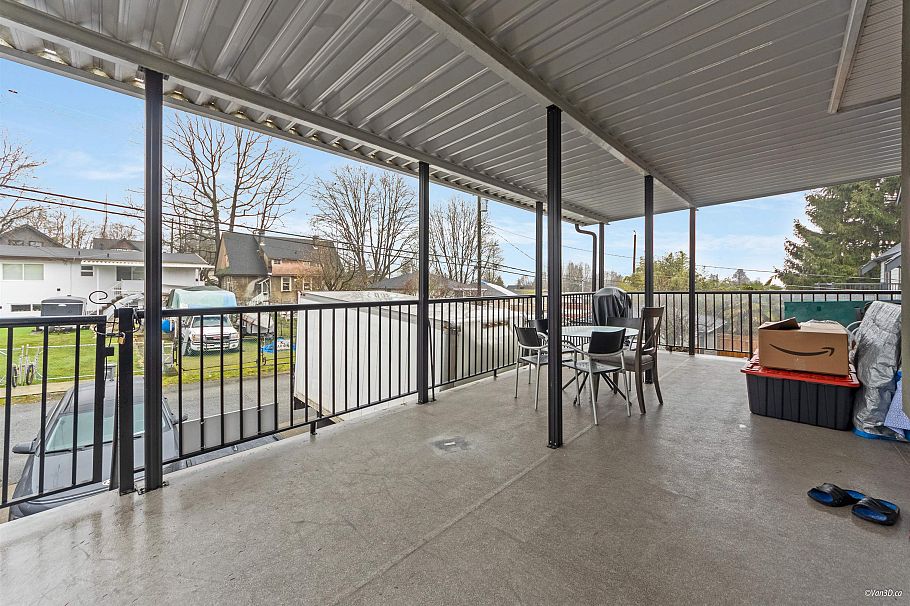 2048 E 1st Avenue Vancouver, BC - 20