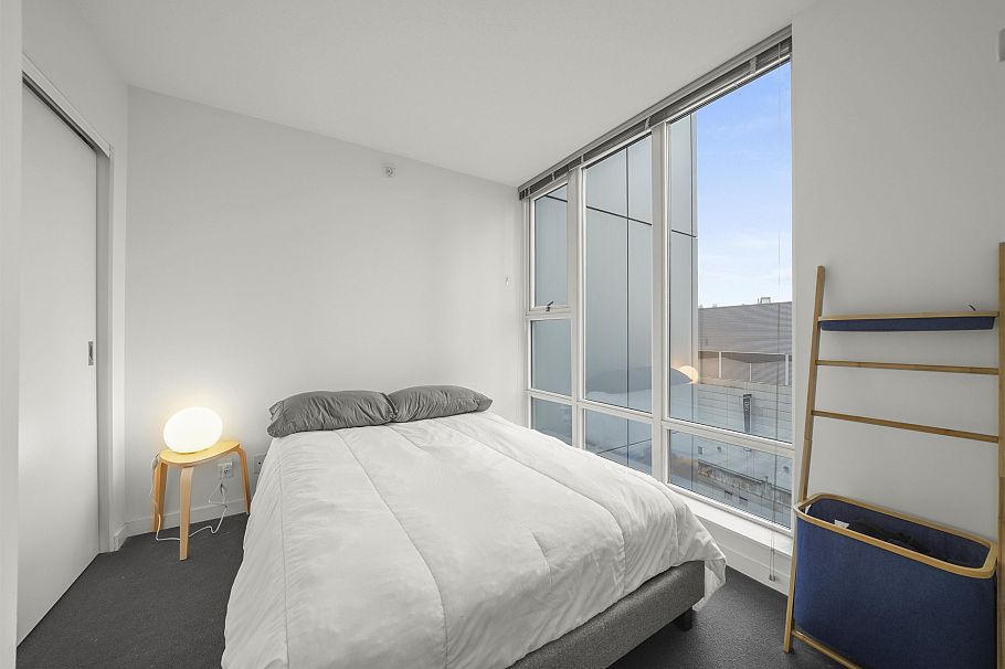 703 131 Regiment Square Vancouver, BC - 9