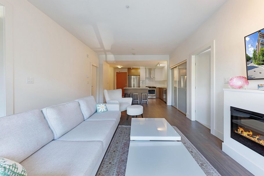 305 3602 Aldercrest Drive North Vancouver, BC - 17