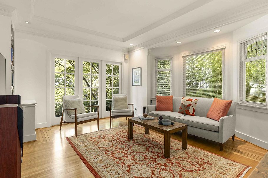 2527 W 37th Avenue Vancouver, BC - 18