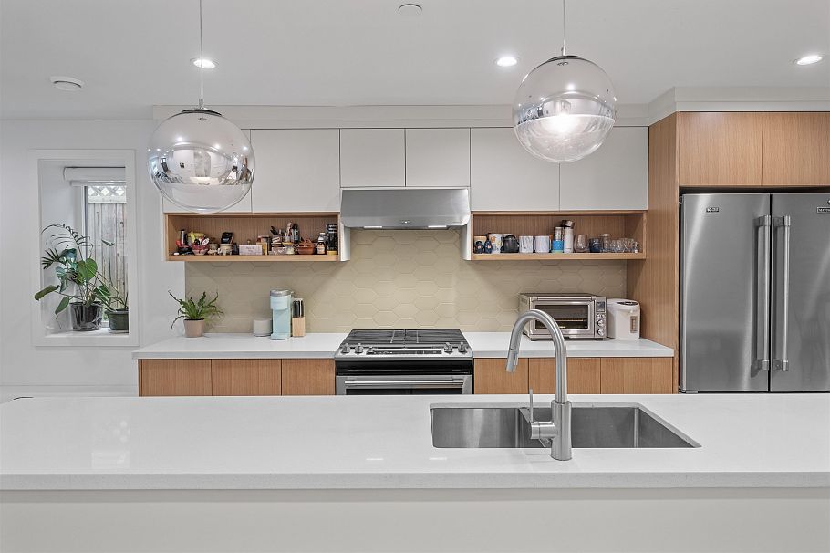 1452 E 20th Avenue Vancouver, BC - 5