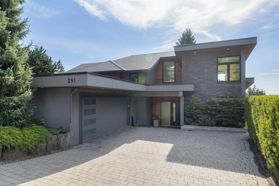 291 Monteray Avenue North Vancouver, BC - 1