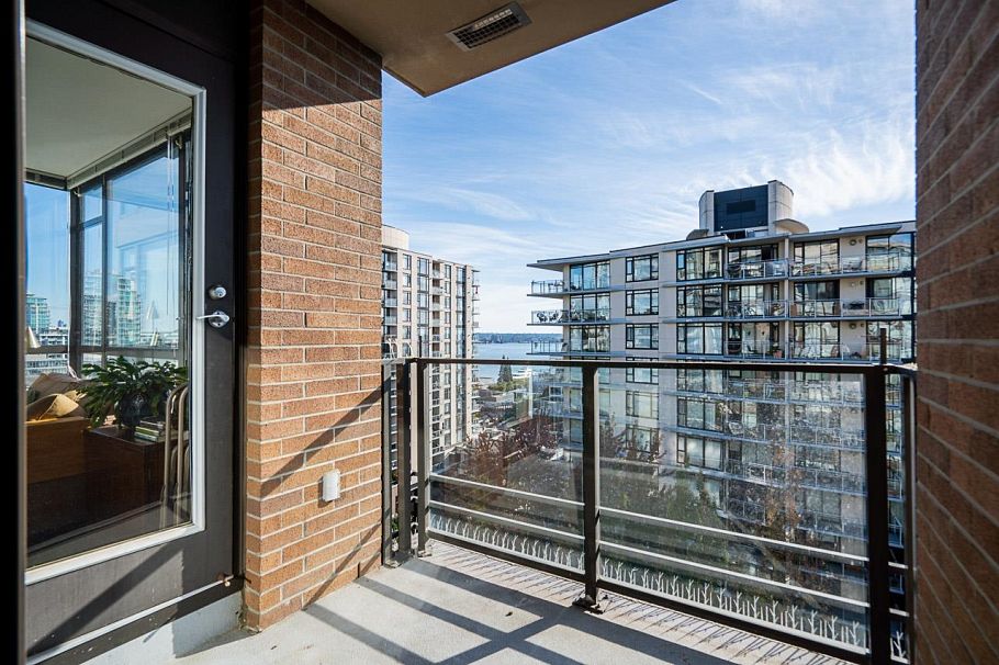 1004 170 W 1st Street North Vancouver, BC - 24