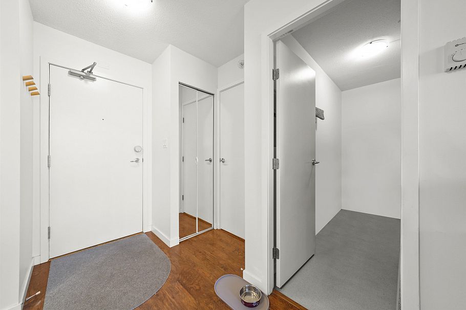 703 131 Regiment Square Vancouver, BC - 3