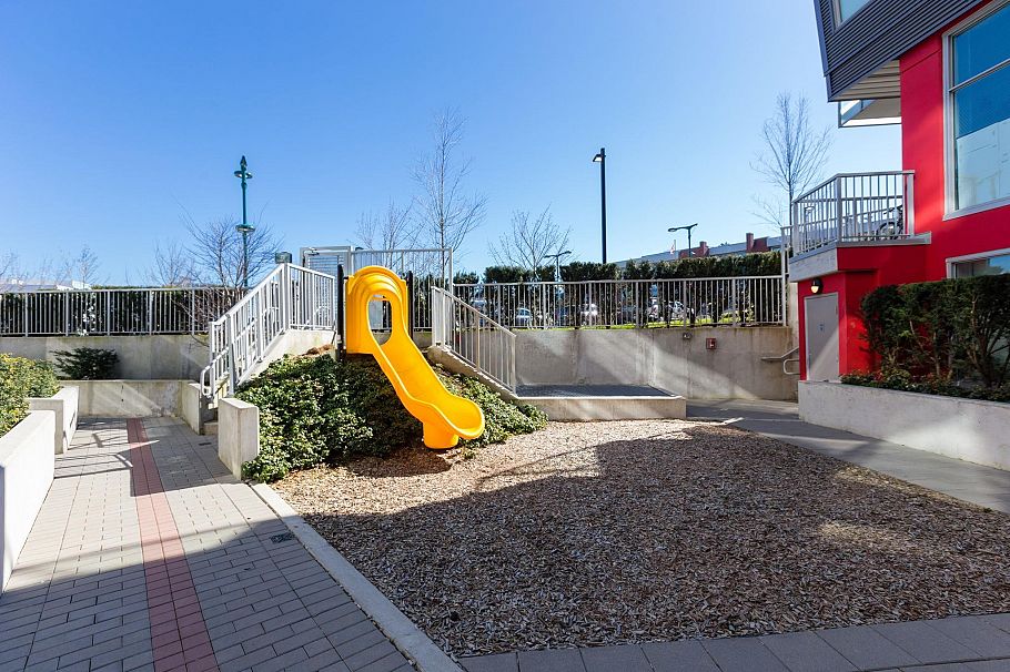 215 384 E 1st Avenue Vancouver, BC - 30