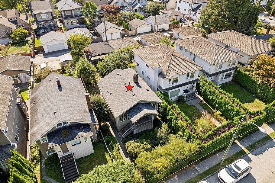 2746 West 41st Vancouver, BC - 1