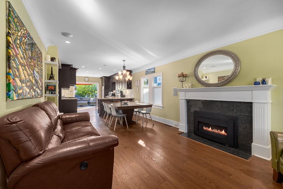 3432 W 13th Avenue Vancouver, BC - 7