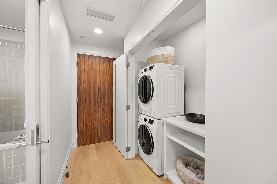 111 2550 Garden Drive Vancouver, BC - 16