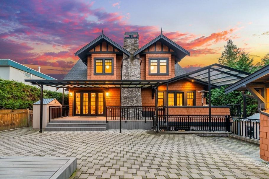 2937 W 45th Avenue Vancouver, BC - 1