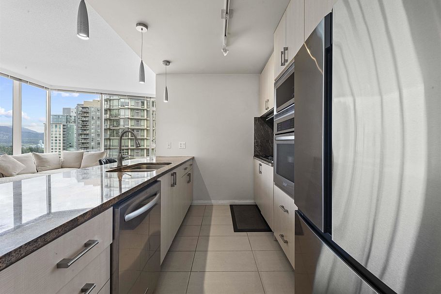 1705 1211 Melville Street Vancouver, BC - 5