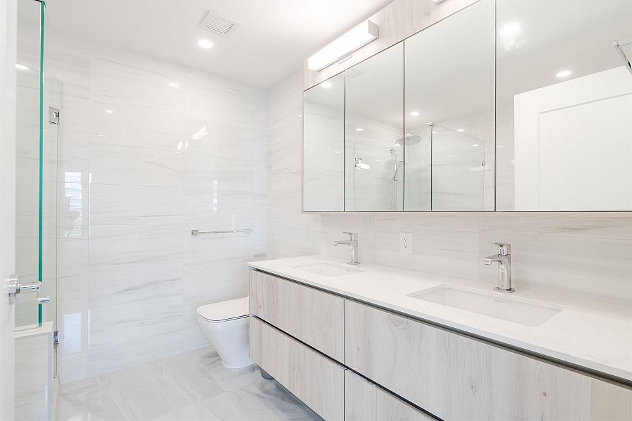 602 477 W 59th Avenue Vancouver, BC - 24