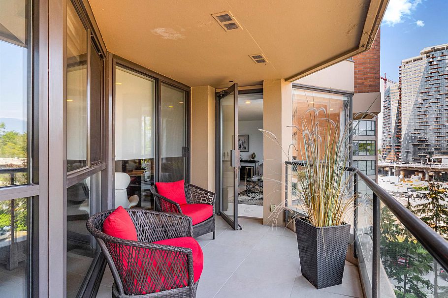 607 1450 Pennyfarthing Drive Vancouver, BC - 1