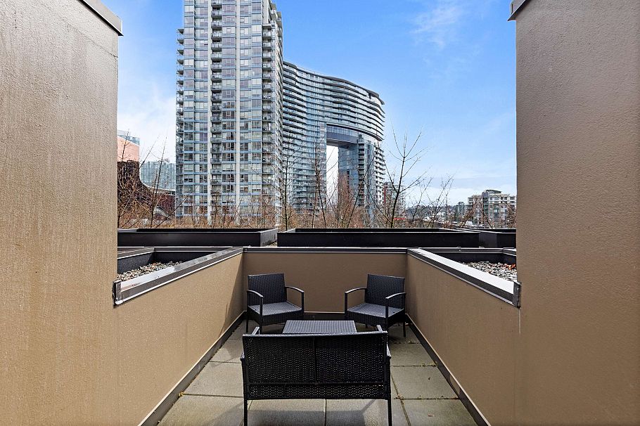 975 Beatty Street Vancouver, BC - 27