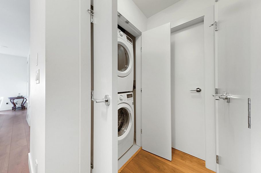 305 3602 Aldercrest Drive North Vancouver, BC - 26