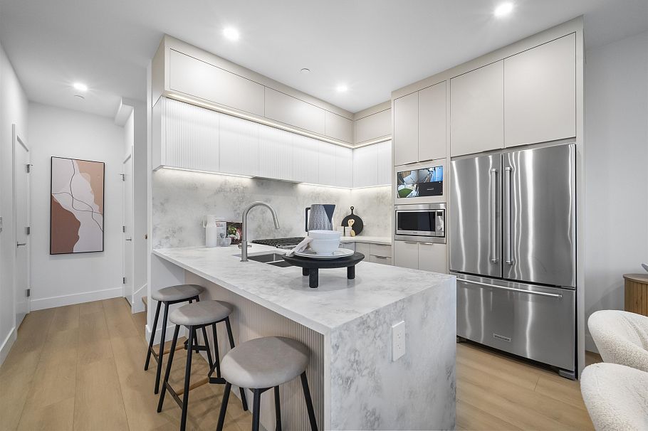 2 2386 E 45th Avenue Vancouver, BC - 11