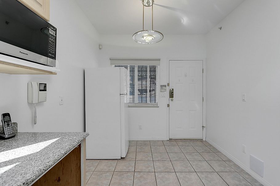 1257 E 60th Avenue Vancouver, BC - 15