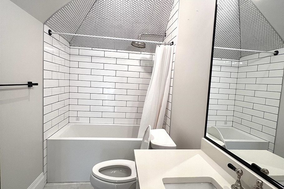 3 1150 Comox Street Vancouver, BC - 19