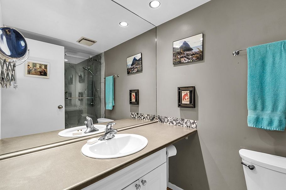 319 1500 Pendrell Street Vancouver, BC - 18