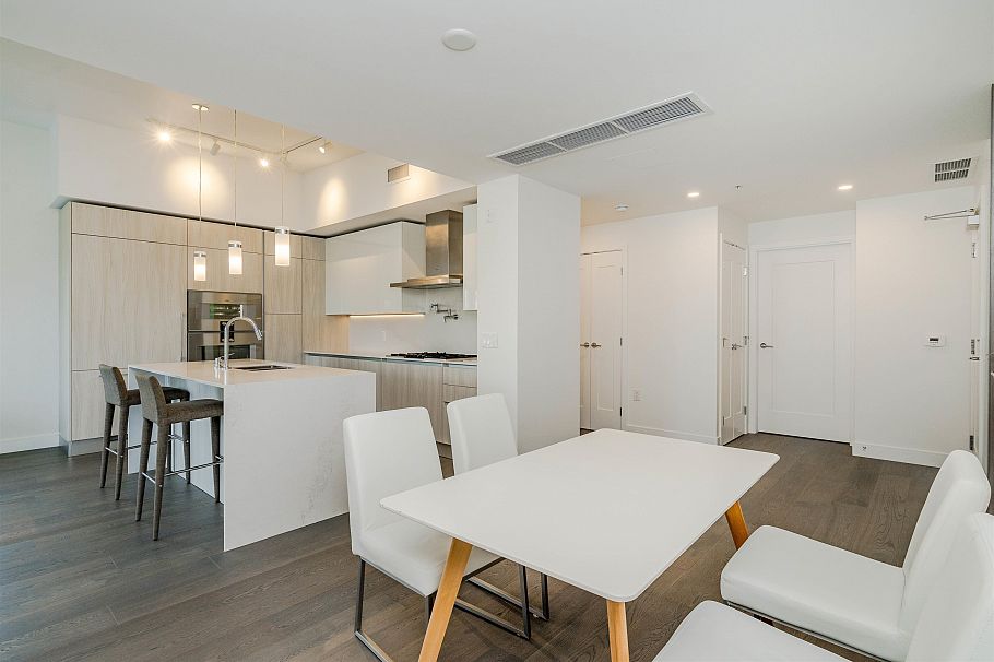 602 477 W 59th Avenue Vancouver, BC - 3