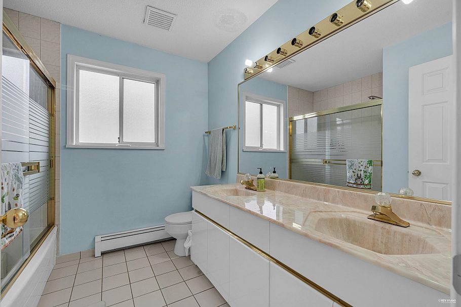 426 W 44th Avenue Vancouver, BC - 29