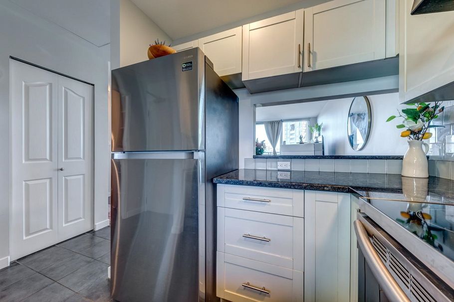 809 555 Abbott Street Vancouver, BC - 18