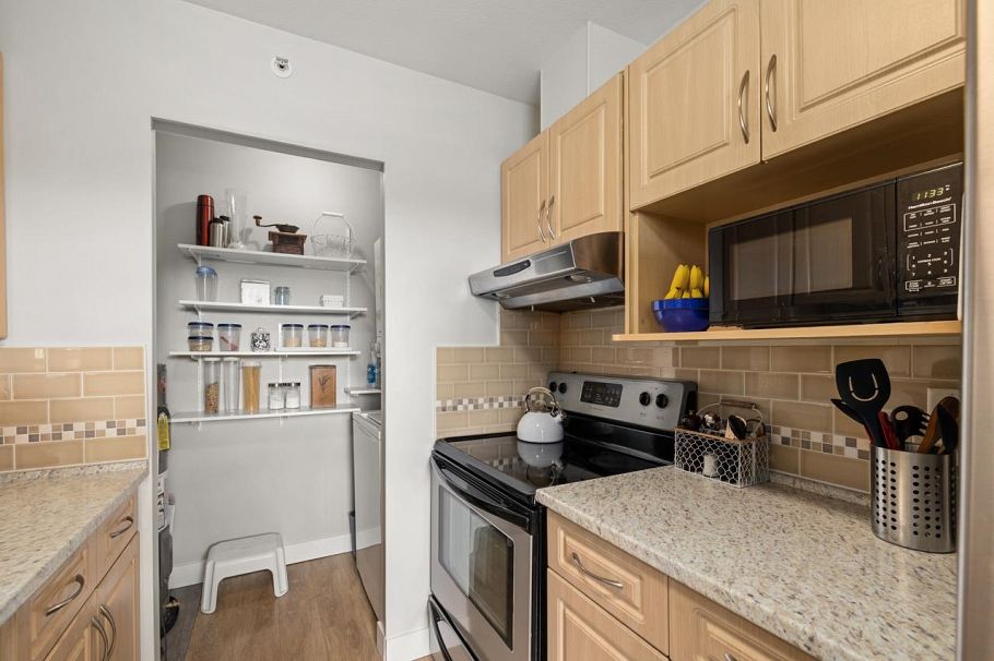 610 1000 Bowron Court North Vancouver, BC - 12