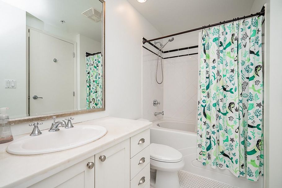 1004 170 W 1st Street North Vancouver, BC - 21