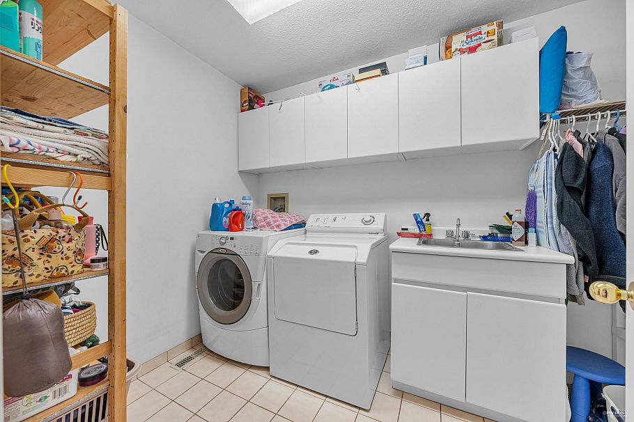 426 W 44th Avenue Vancouver, BC - 37