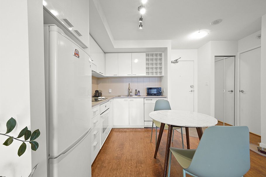 703 131 Regiment Square Vancouver, BC - 5