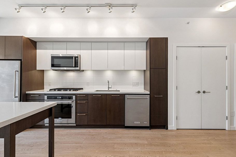 215 384 E 1st Avenue Vancouver, BC - 14