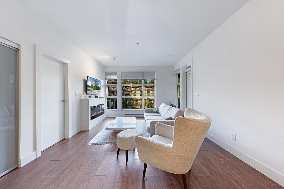 305 3602 Aldercrest Drive North Vancouver, BC - 16