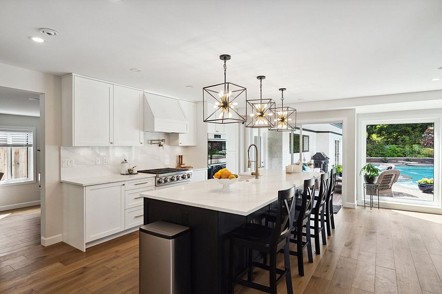 3061 Bewicke Avenue North Vancouver, BC - 10