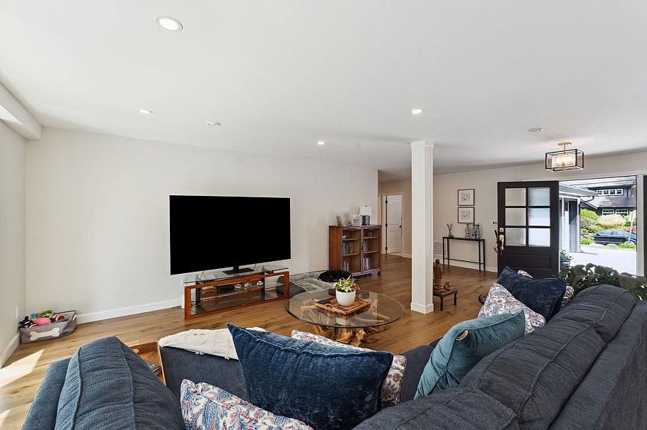 3061 Bewicke Avenue North Vancouver, BC - 28