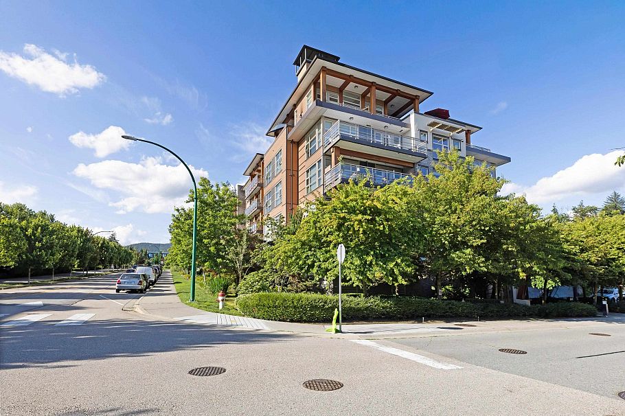 305 3602 Aldercrest Drive North Vancouver, BC - 3