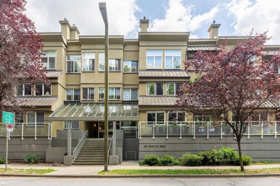 301 650 Moberly Road Vancouver, BC - 2