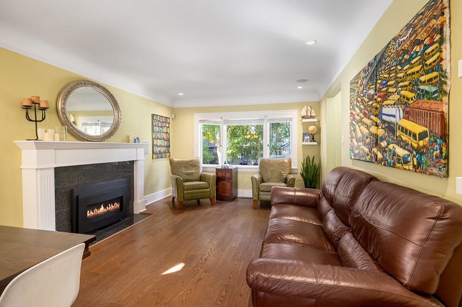 3432 W 13th Avenue Vancouver, BC - 6