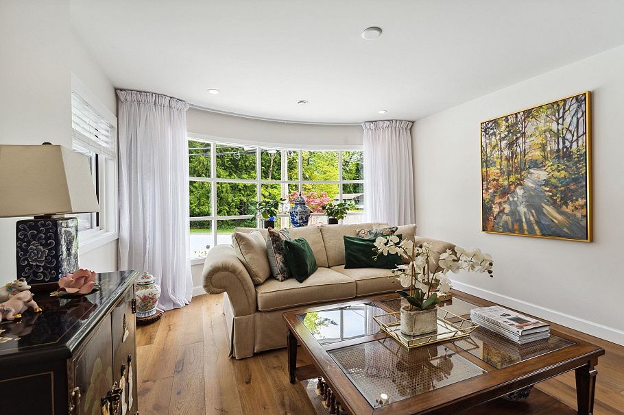 3061 Bewicke Avenue North Vancouver, BC - 3