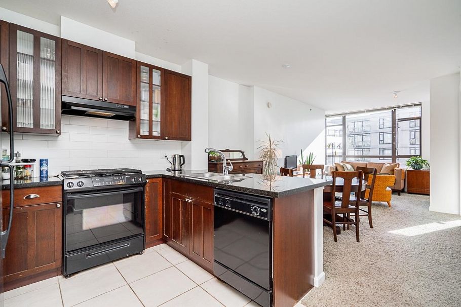 1004 170 W 1st Street North Vancouver, BC - 4