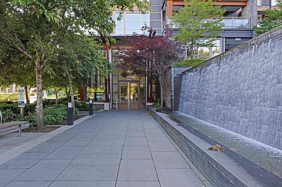 305 3602 Aldercrest Drive North Vancouver, BC - 5