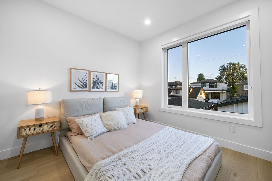 2 2386 E 45th Avenue Vancouver, BC - 12