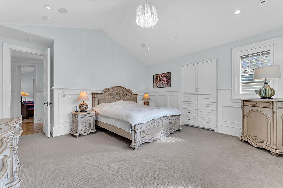 2937 W 45th Avenue Vancouver, BC - 9