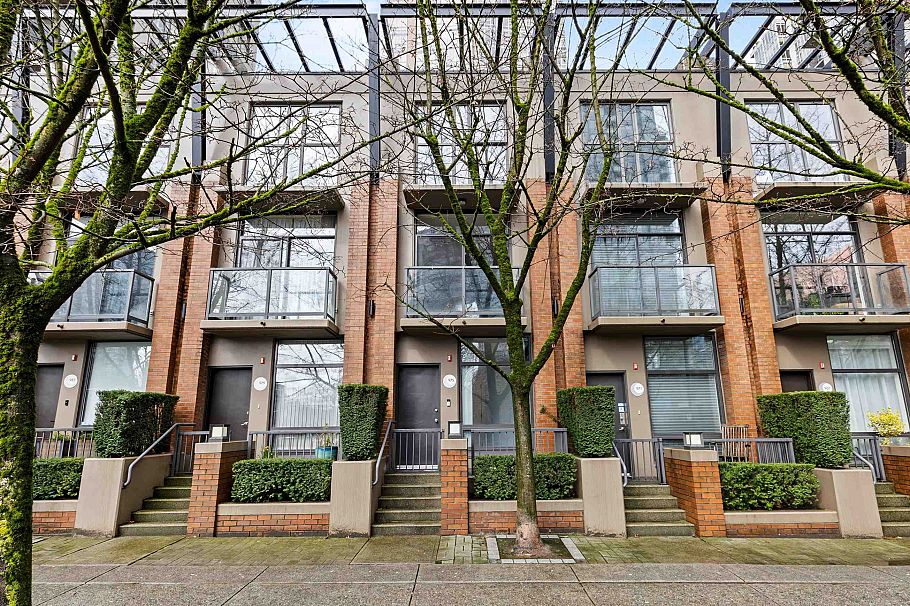 975 Beatty Street Vancouver, BC - 1