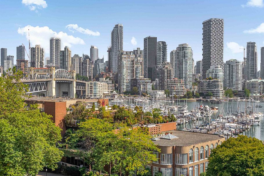 607 1450 Pennyfarthing Drive Vancouver, BC - 2
