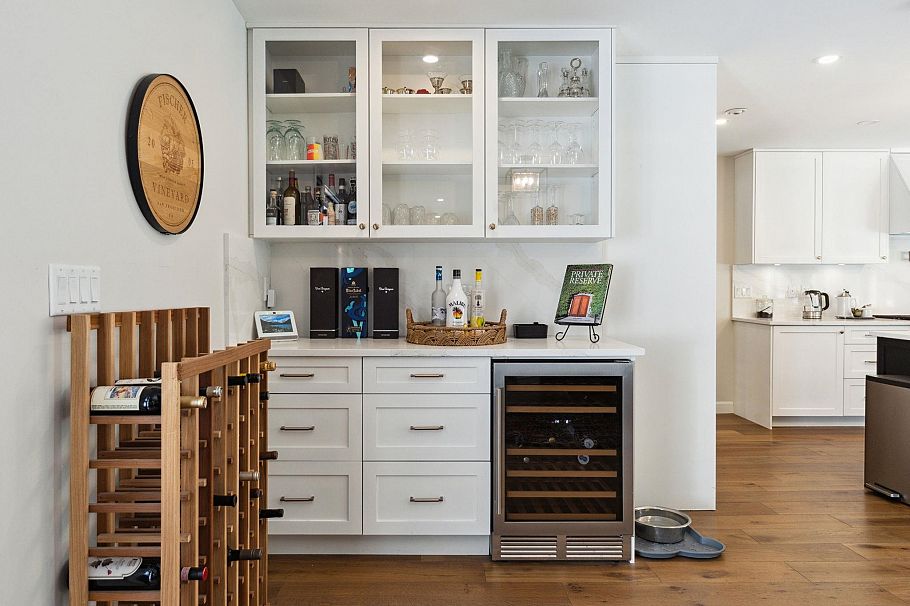 3061 Bewicke Avenue North Vancouver, BC - 30