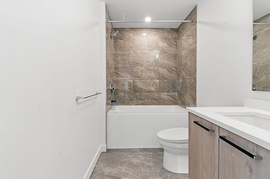 310 6859 Cambie Street Vancouver, BC - 11