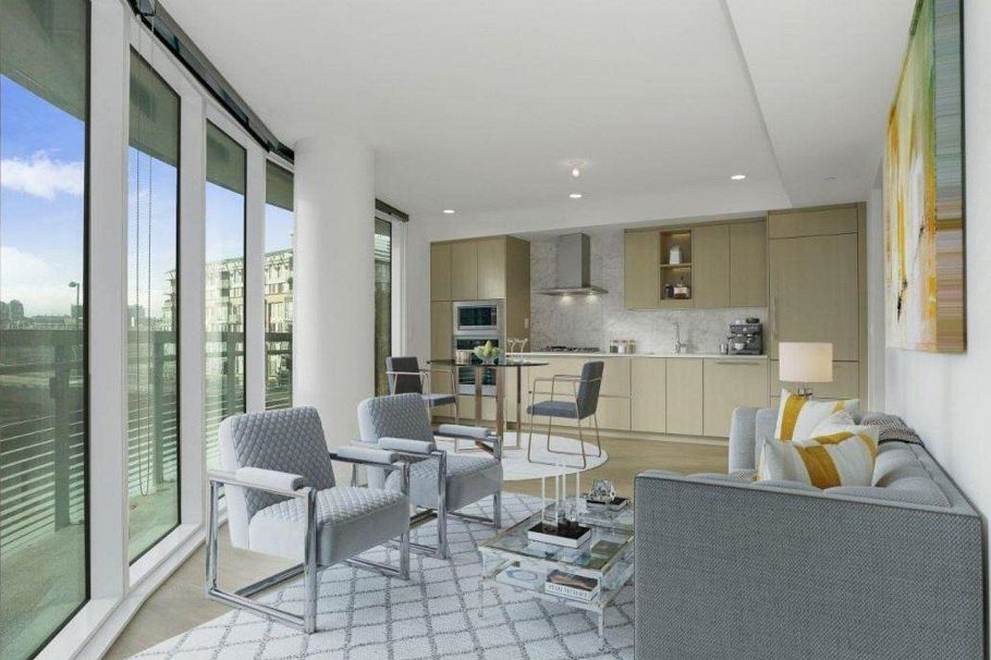 584 87 Nelson Street Vancouver, BC - 1