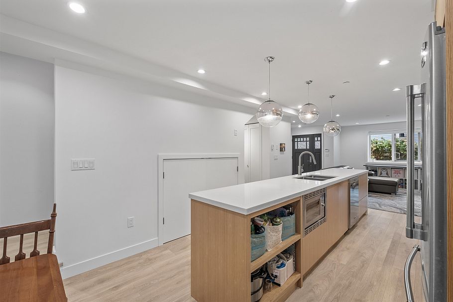 1452 E 20th Avenue Vancouver, BC - 4