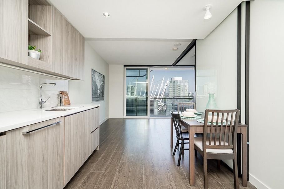 2107 89 Nelson Street Vancouver, BC - 4